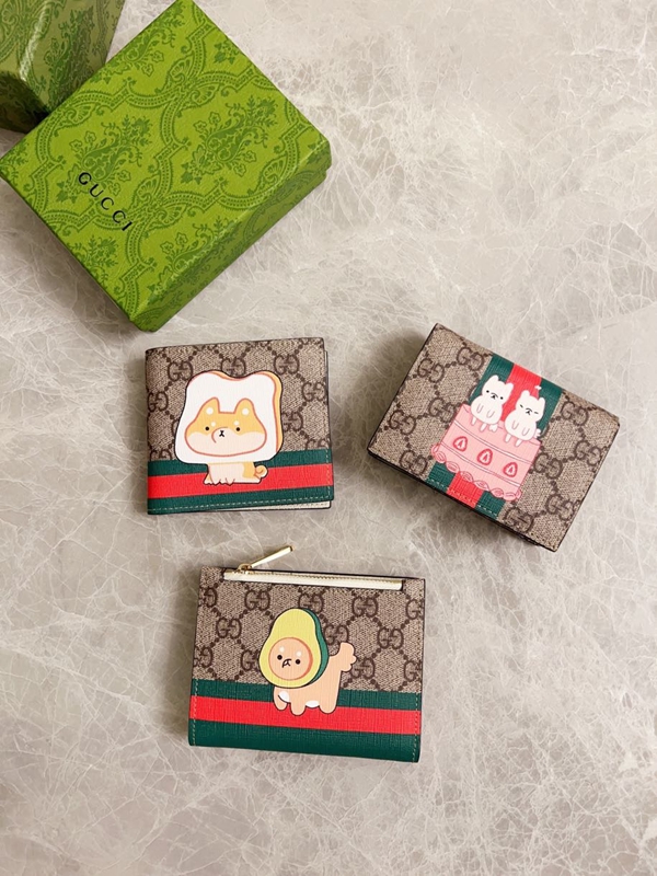 グッチ財布 レプリカ着用イメージ